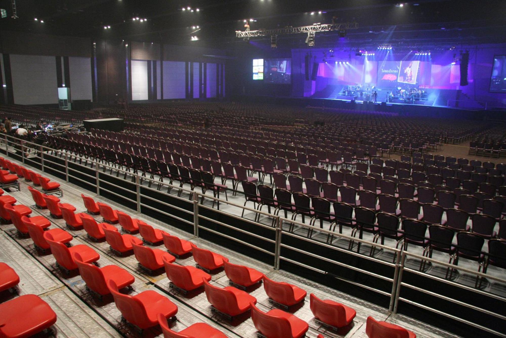 Centara Grand At Centralworld Bangkok Dış mekan fotoğraf The interior of the venue