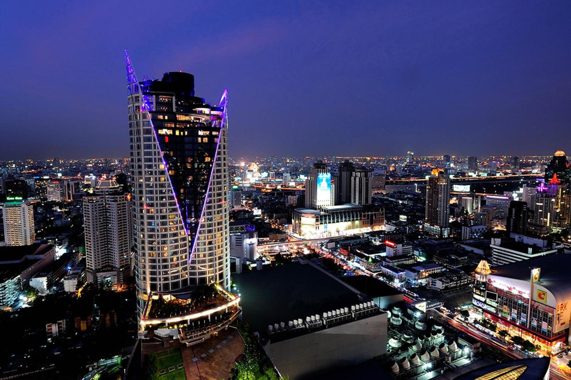 Centara Grand At Centralworld Bangkok Dış mekan fotoğraf View of the city at night