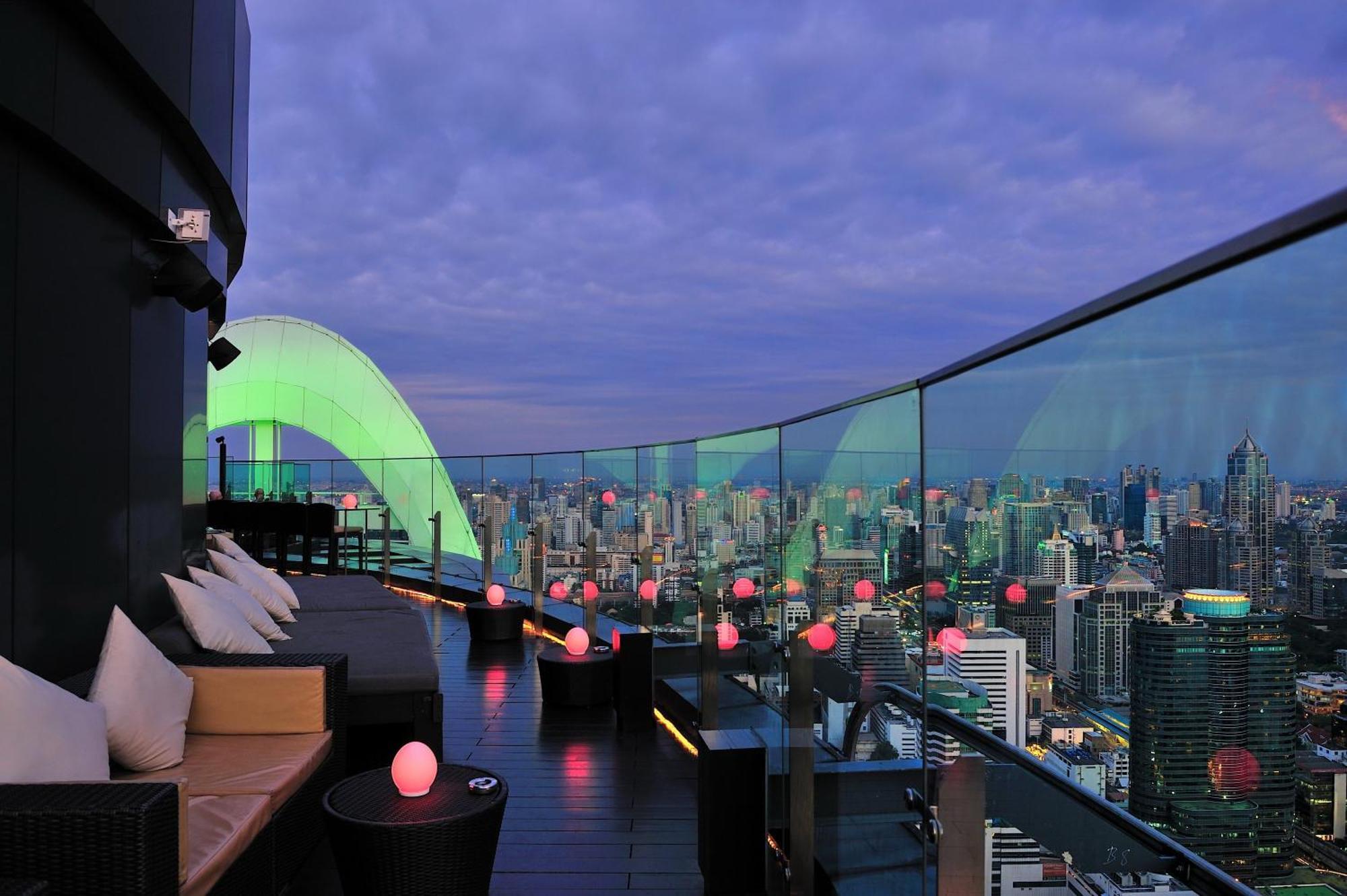 Centara Grand At Centralworld Bangkok Dış mekan fotoğraf View from the bar
